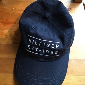 TOMMY HILFIGER navy blue baseball cap